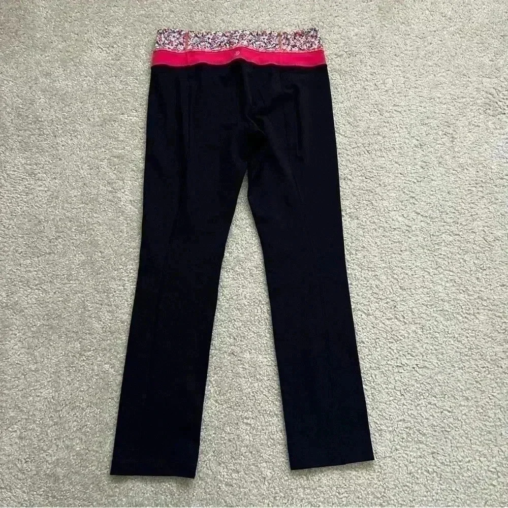Lululemon Leggings Black & Flowers Women’s Size 8 Gym Active Yoga